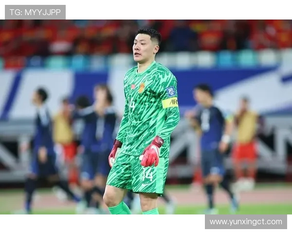 王大雷分享泰山门将与教练合影展望新赛季共同努力的决心与信心